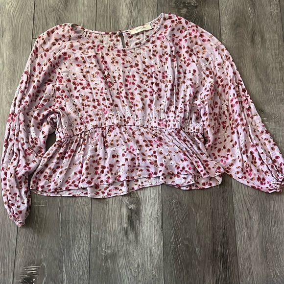 Floral top - Picture 1 of 3